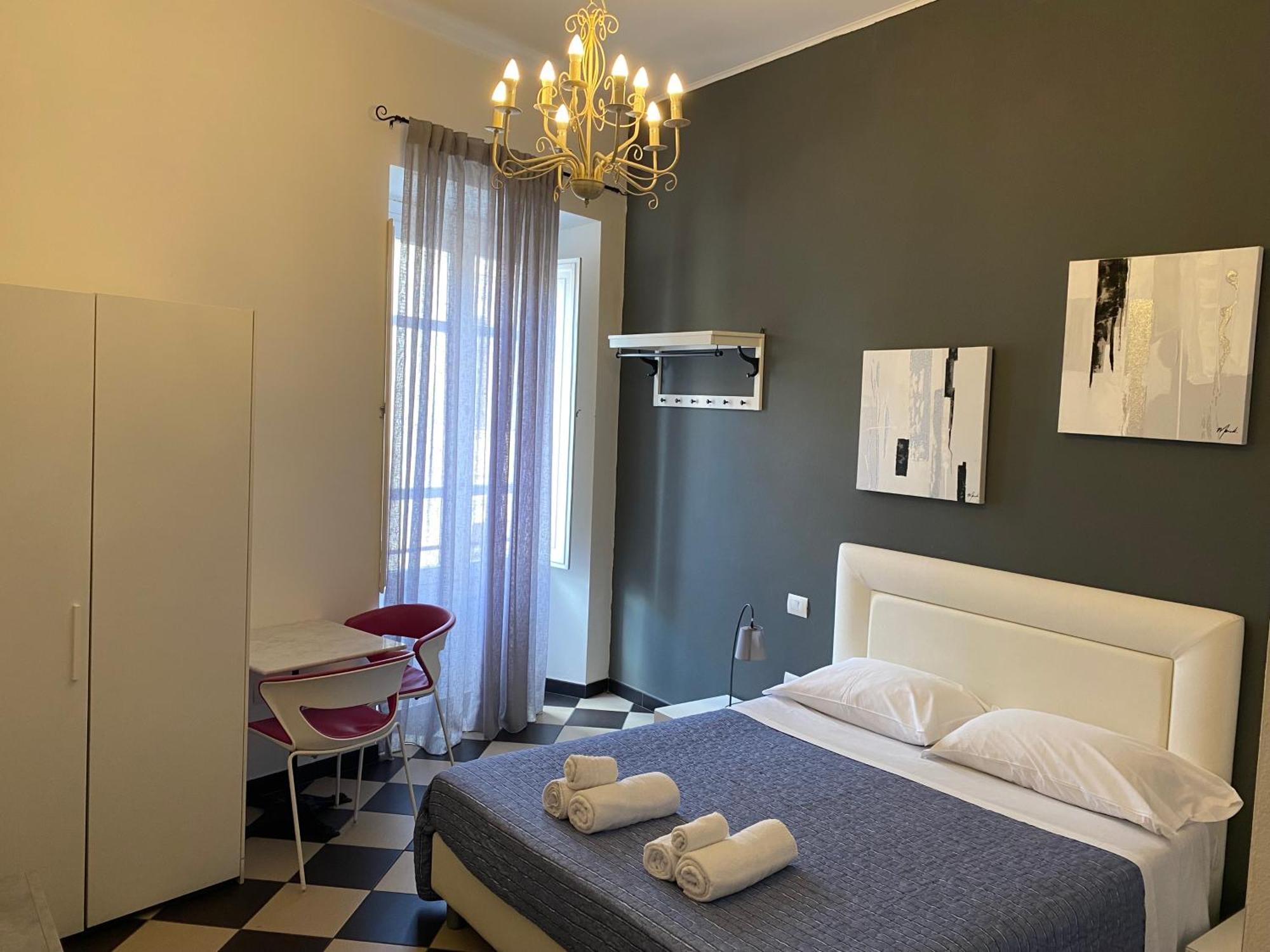 Mani Pensión Cagliari