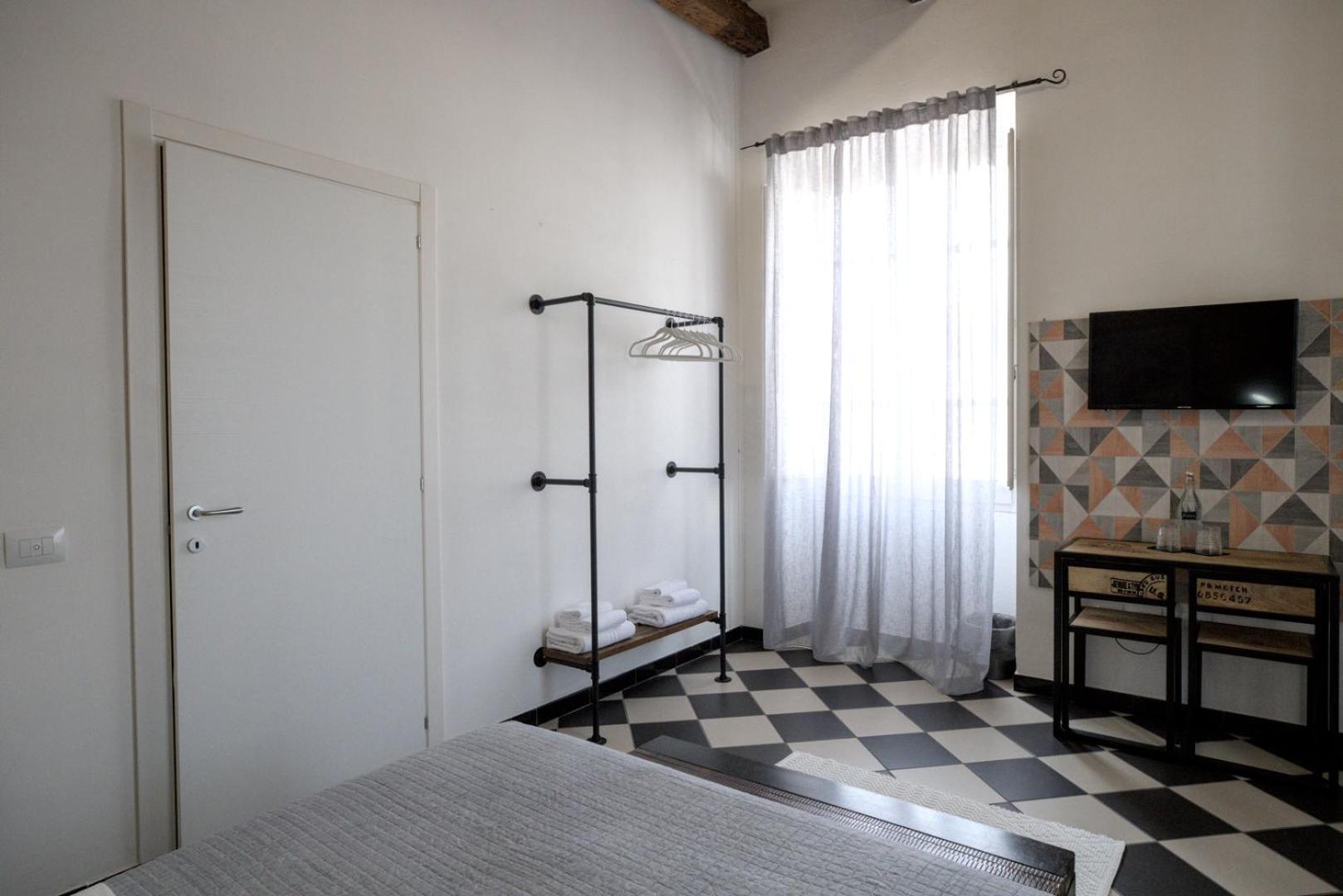 Mani Pensión Cagliari