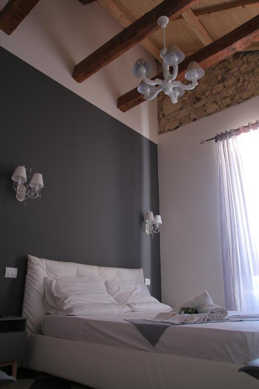 Pensión Mani Cagliari