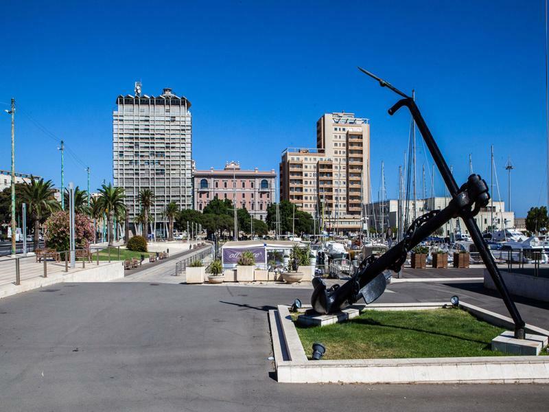 Mani 2* Cagliari